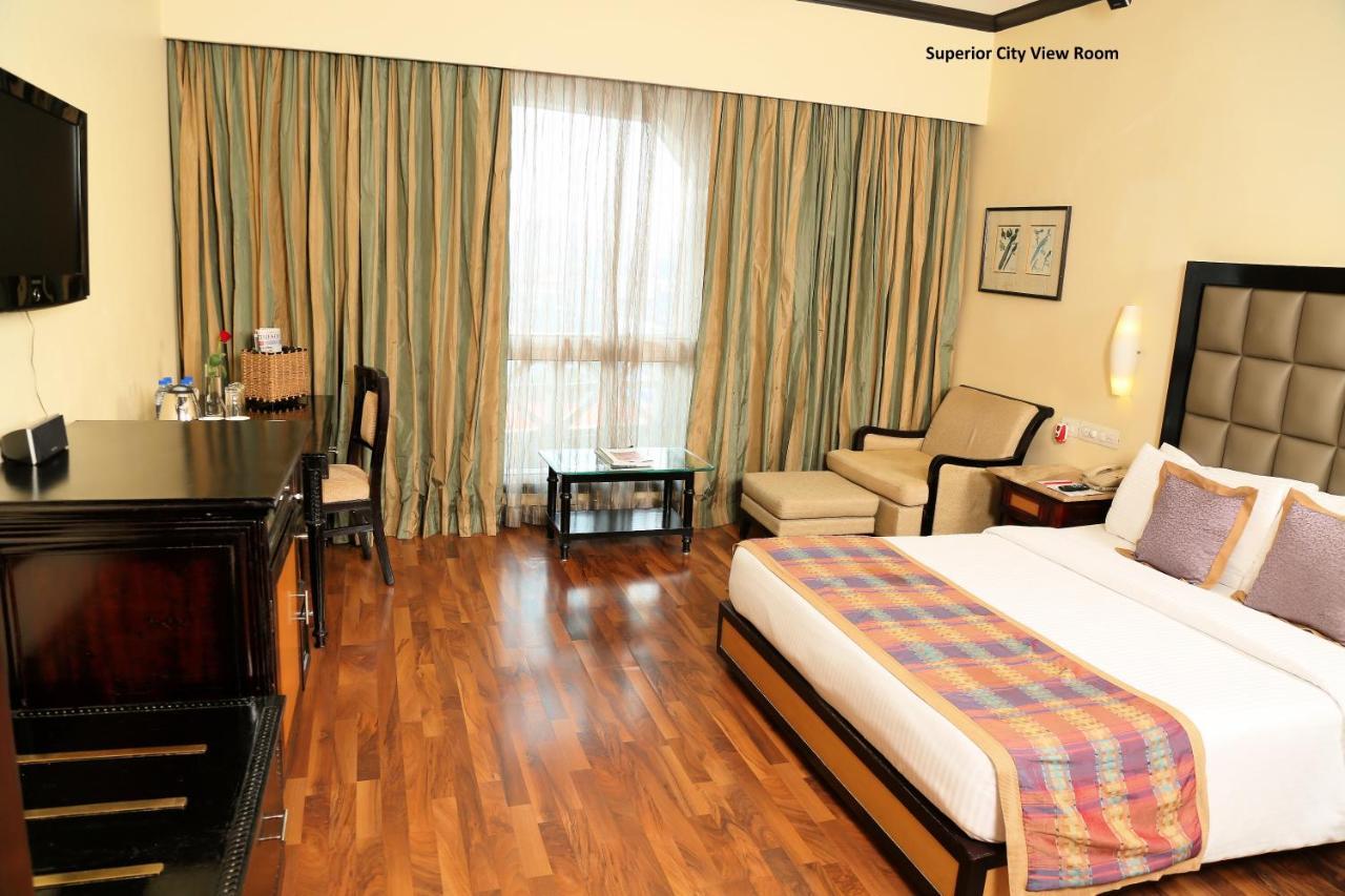 Vivanta Ernakulam, Marine Drive Kochi Exterior photo