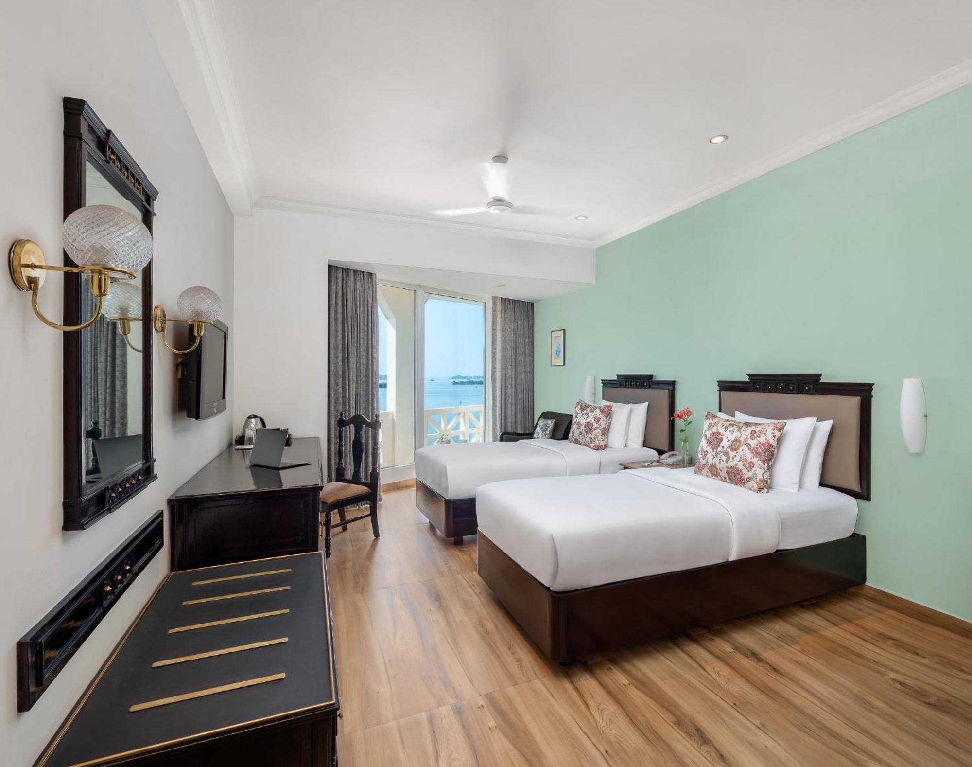 Vivanta Ernakulam, Marine Drive Kochi Exterior photo