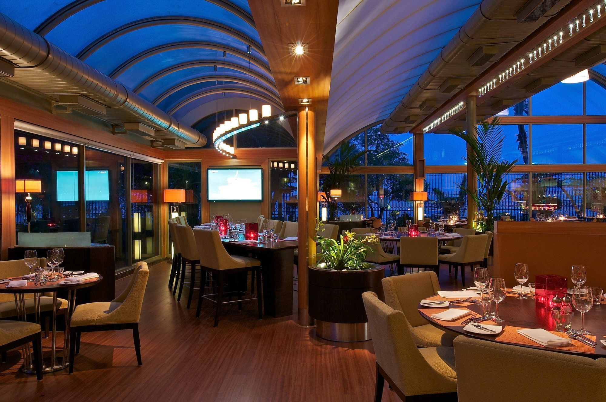 Vivanta Ernakulam, Marine Drive Kochi Restaurant photo